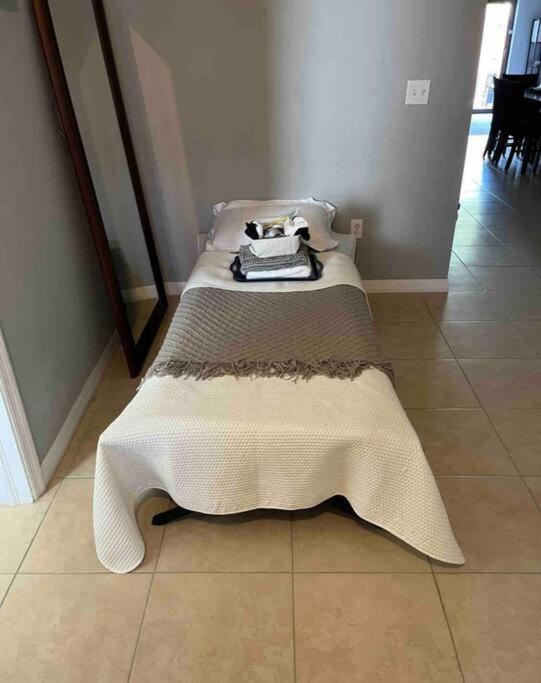 Debbie'S 3-Bedroom Apartment In A Duplex Cape Coral Kültér fotó