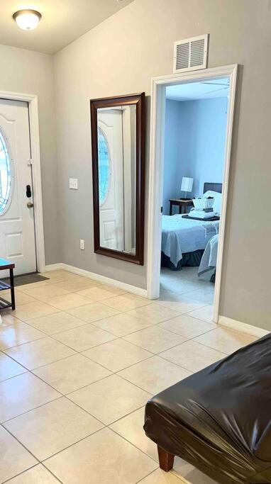 Debbie'S 3-Bedroom Apartment In A Duplex Cape Coral Kültér fotó