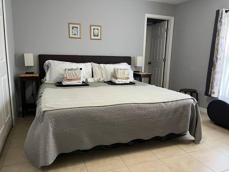 Debbie'S 3-Bedroom Apartment In A Duplex Cape Coral Kültér fotó