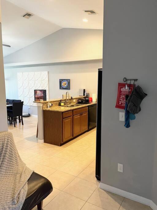 Debbie'S 3-Bedroom Apartment In A Duplex Cape Coral Kültér fotó